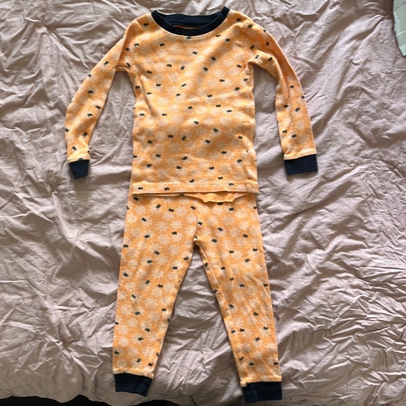 Burt's Bees Baby Other - Burt’s Bees Baby two piece pajama set Halloween